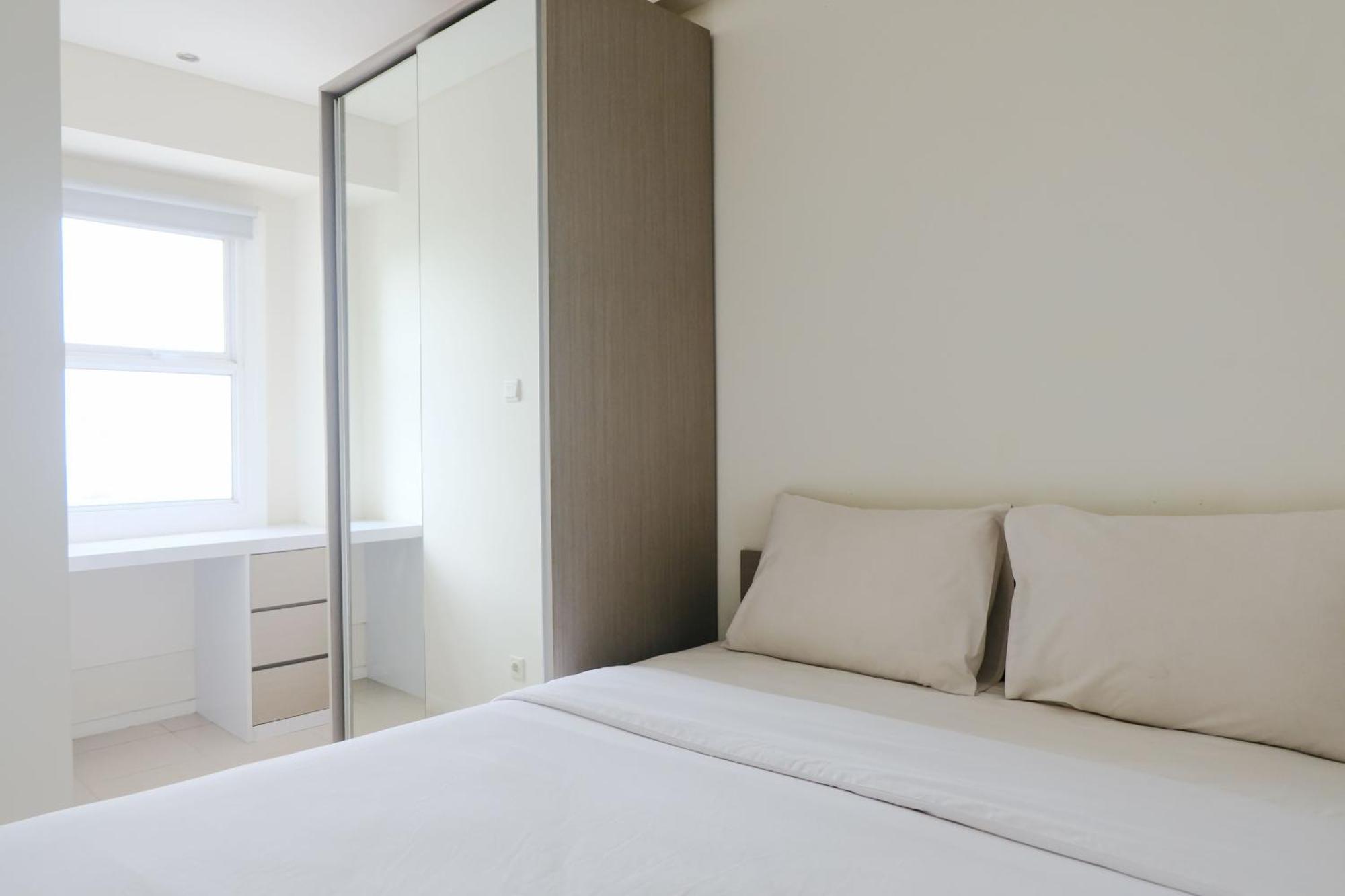 Comfy 2br At Parahyangan By Travelio Apartemen